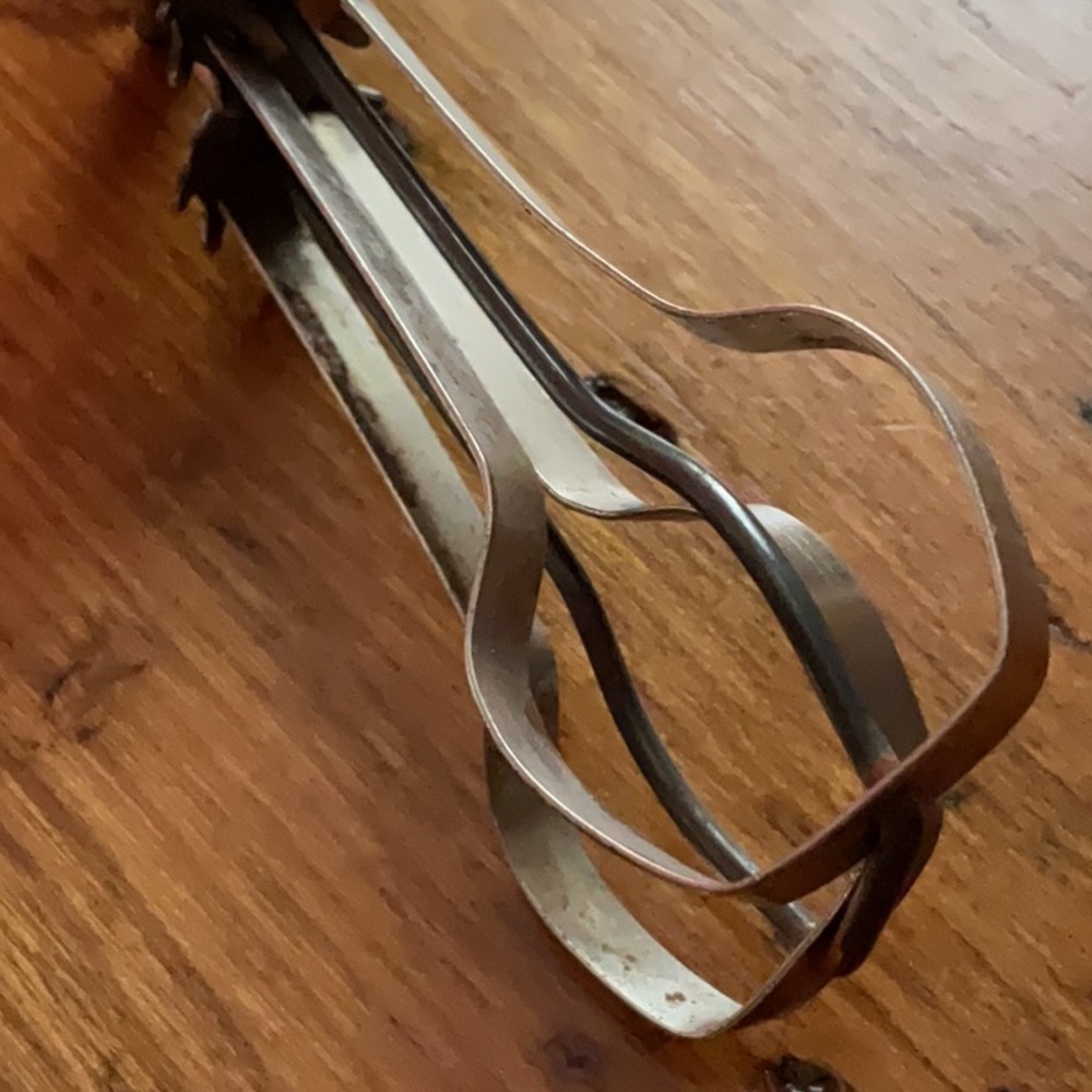 Antique Child’s Red and Silver Hand Mixer metal - Picture 4 of 7